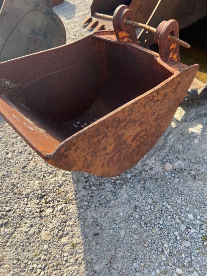 backhoe bucket 24 inch