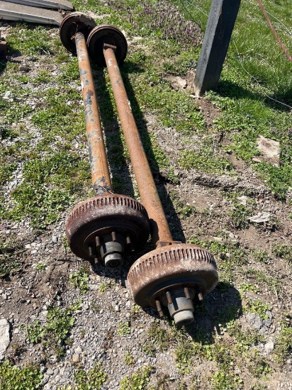 2 trailer axles