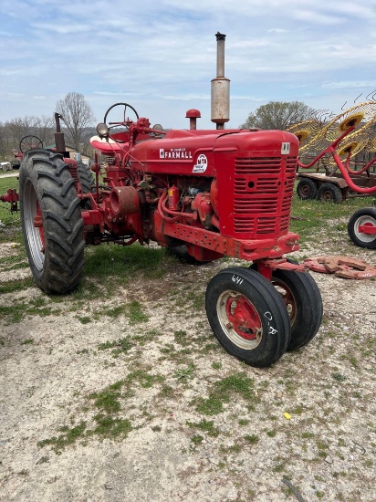 IH Farmall Super M-TA tractor