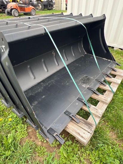 73 inch bucket with teeth quantity 1