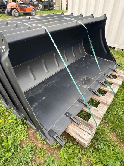 73 inch bucket with teeth quantity 1