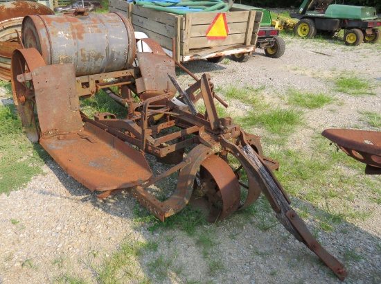 ANTIQUE TOBACCO SETTER