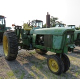 2520 JD TRACTOR