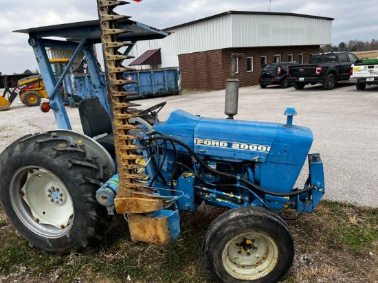 1974 FORD 2000 TRACTOR