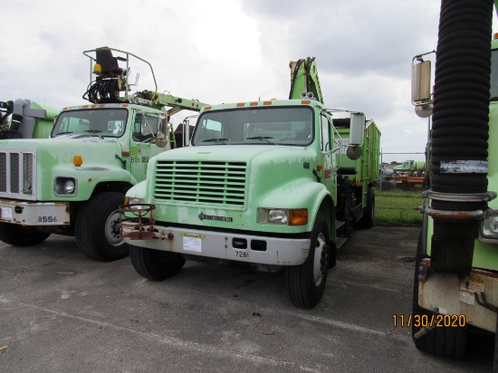 2001 International 4900 Cab & Chassis