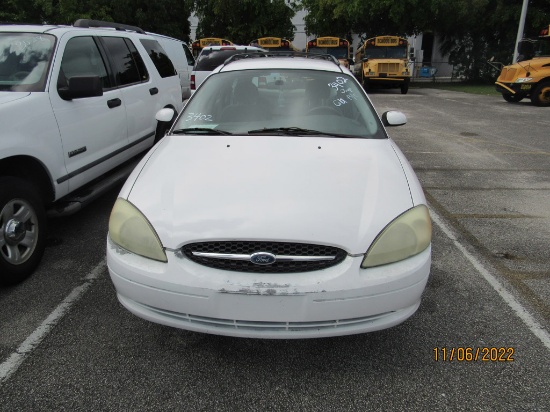 2003 Ford Taurus SE