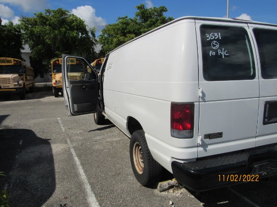 2005 Ford E-350