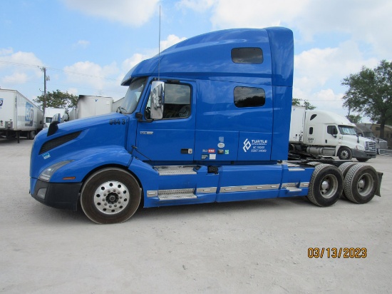 2017 Volvo VNL760 Sleeper Cab Truck Tractor