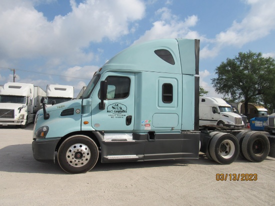 2017 Freightliner Cascadia Sleeper Cab Truck Tractor