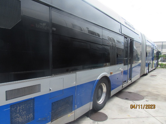 2009 New Flyer 60 ft Articulated Transit Bus