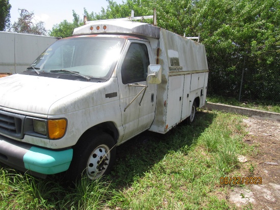 2003 Ford E-350 Cab & Chassis
