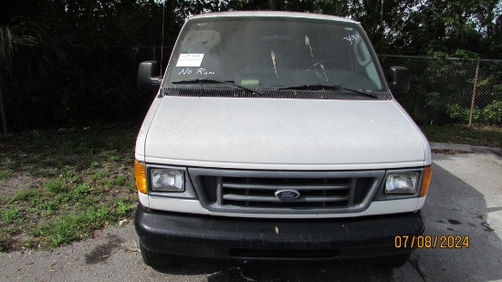 2005 Ford E-350