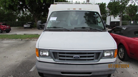 2007 Ford E-350 Cab & Chassis