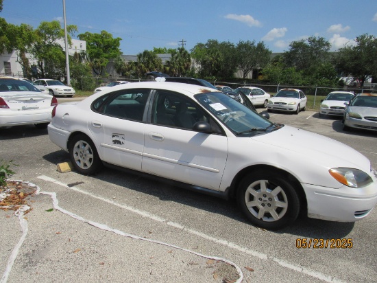 2006 Ford Taurus SE