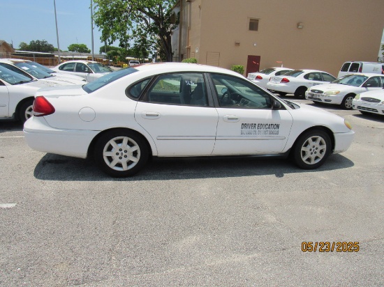 2007 Ford Taurus SE