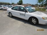 2004 Ford Taurus SE
