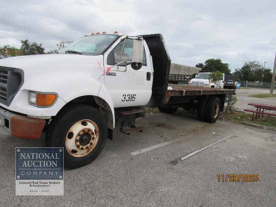 2002 Ford F-750 Cab & Chassis