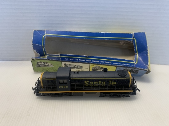 Santa Fe 2099 Locomotive HO Scale