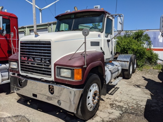 2006 Mack CHN613 tandem axle day cab, Mack E7 427HP engine, Mack 18sp manual transmission, 12k & 44k