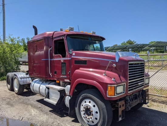 2008 Mack CHU613 tandem axle sleeper, PARTS TRUCK, cannibalized, VIN# 1M1AN07Y38N003443, 11R24.5