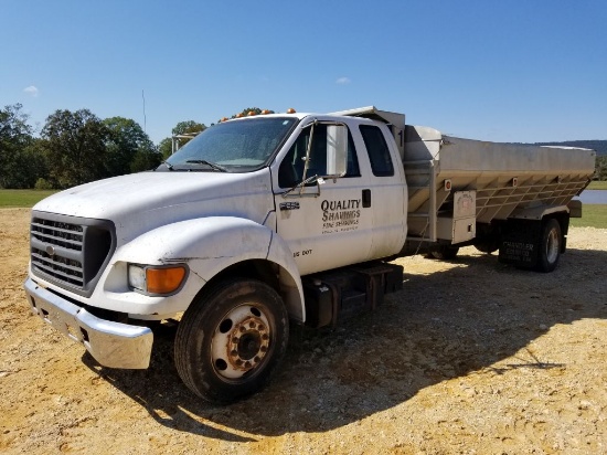 2000 FORD F650 SPREADER TRUCK, 6 SPD TRANS, MILES SHOWING: 304,778, 21' SHU