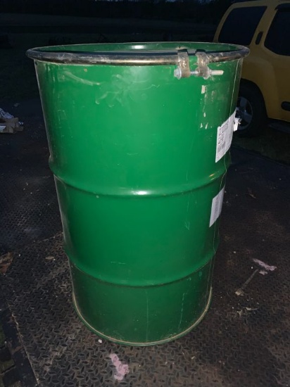 GREEN 55 GAL METAL DRUM WITH BOLT ON RING LID, FOOD GRADE, HAD APPLE JUICE