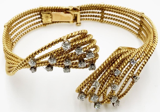 14k Gold Hinged Bangle Bracelet W/diamonds.