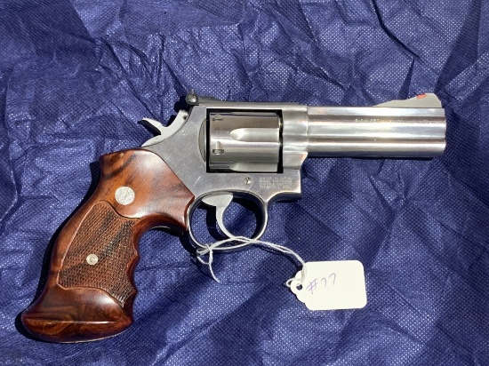 Smith & Wesson 686-3 4" barrel .357