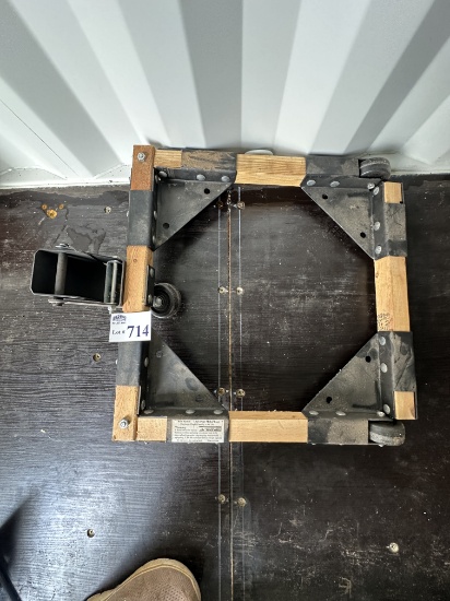 Universal Mobile Tool Base