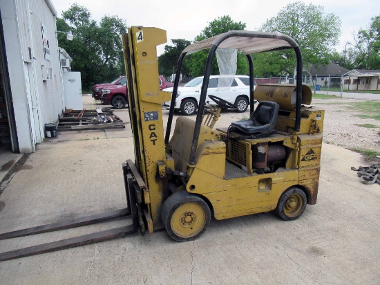 FORKLIFT, CATERPILLAR MDL. T70C, 8,000 LB. CAP. w / counter weight, 3-stage