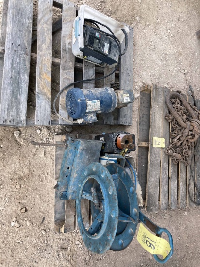 LOT CONSISTING OF: hose reel, Boston Gear, boxes speed controller, Toshiba,