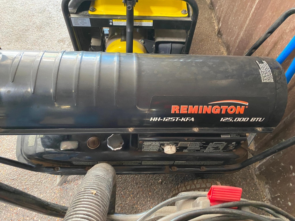 FORCED KEROSENE AIR HEATER, REMINGTON MDL. HH-125T-KFA, 125,000 BTU, diesel  (Located at: Warehouse | Online Auctions | Proxibid