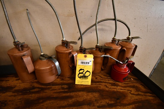 LOT OF OIL CANS (Located at: Jones Machine Company, 5710 Brittmoore, Houston, TX 77041)