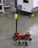H.D. SERVICE JACK, 3 T. cap., w/ jack stands