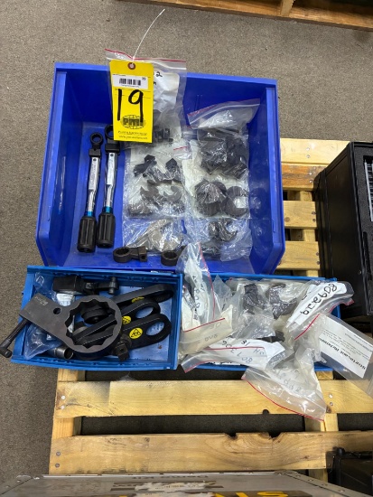 LOT CONSISTING OF: Richmont torque wrench, w/ open ended heads & socket heads, assorted sizes