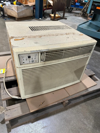 AC WINDOW UNIT, FRIDGIDAIRE