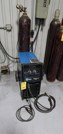 WELDER, MILLERMATIC 250, CV-DC ARC Welding Power Source/ Wire Feeder, w/ bottles, Mfg. 2014, S/N