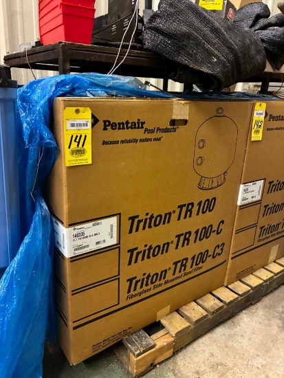 SAND FILTER, PENTAIR, TRITON MDL. TR100HD BLK ONLY, S/N 01161830900004Q, unused in box