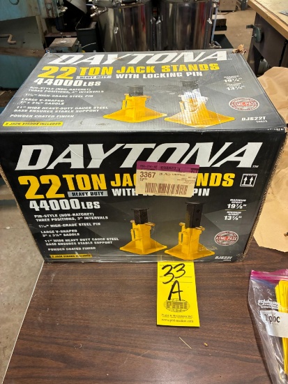 PAIR OF JACK STANDS, DAYTON, 22 T. cap., unused in box