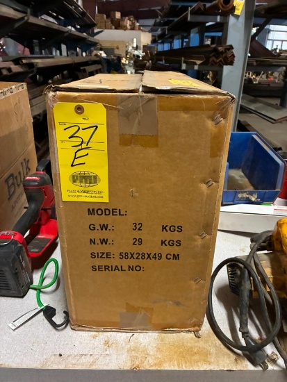 SHOE COBBLER SEWING REPAIRING MACHINE, unused in box
