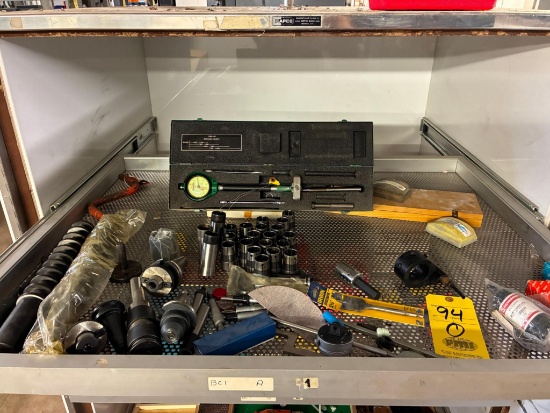 LOT OF ASSORTED TOOLING: (2) CAT 40 tool holders, (2) CAT 30 tool holders, Federal, Mdl. RC21 dial