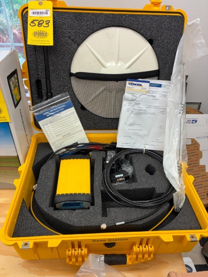 GNSS DUAL FREQUENCY RECEIVER, TRIMBLE, MDL. AGGPS 542 RTK, w/ Zephyr GPS antenna, radio antenna,