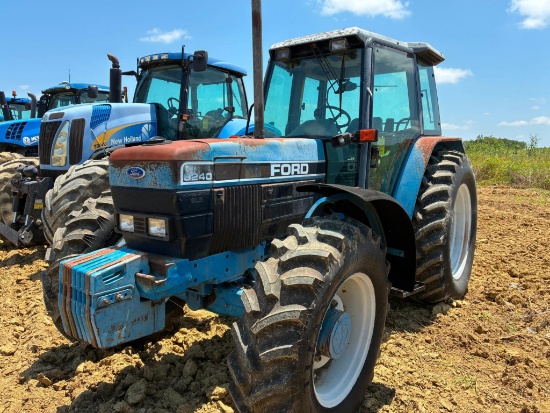 TRACTOR, NEW HOLLAND 8240 MDL. FS6PVW, 1992, HOM: 8,169, S/N BD16288