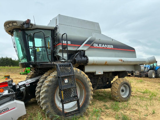 COMBINE HARVESTER, GLEANER COMBINE, HOM: 1,967, S/N HR62110 (implements not included)