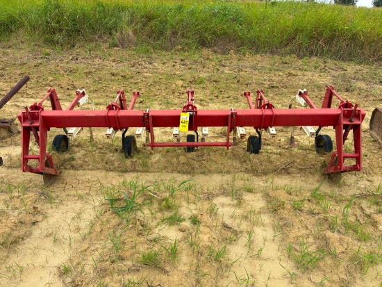 Cultivator, International, 5-Row