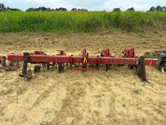 Cultivator, International, 5-Row