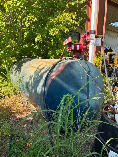 DIESEL TANK, 1,000 gal., w/ Fill-Rite pump (Note: tank is empty)