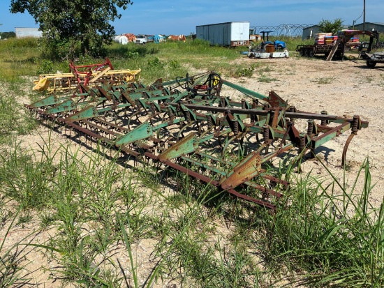 FIELD CULTIVATOR, JOHN DEERE