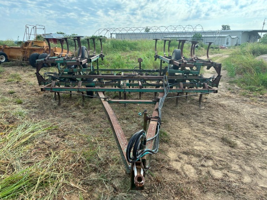 FIELD CULTIVATOR, JOHN DEERE MDL. 1010