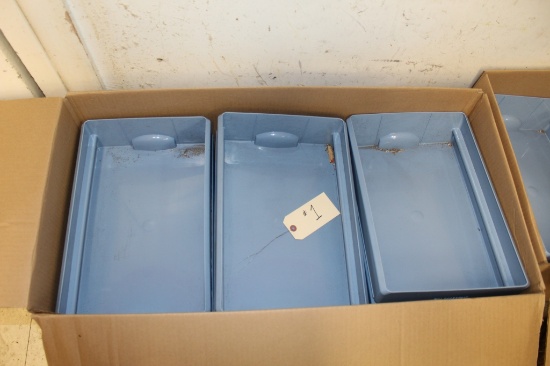 Box Of Plasic Ice Bins Approx 12